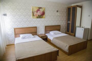 Фото номера Стандартный двухместный номер с 2 отдельными кроватями Отель VIP Hotel г. Измаил 3